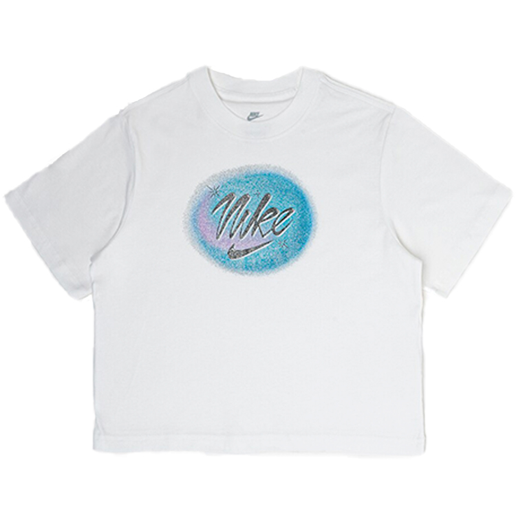 Tricou Nike G NSW TEE BOXY CARNIVAL / Femei / S / Alb photo 1 Tricou Nike G NSW TEE BOXY CARNIVAL / Femei / S / Alb photo 1