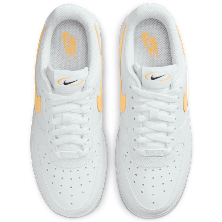 Кроссовки Nike WMNS AIR FORCE 1 07 / Женский / 40 / Белый photo 3