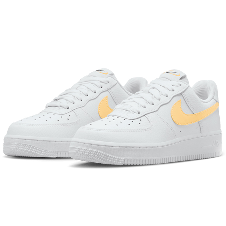 Кроссовки Nike WMNS AIR FORCE 1 07 / Женский / 40 / Белый photo 4