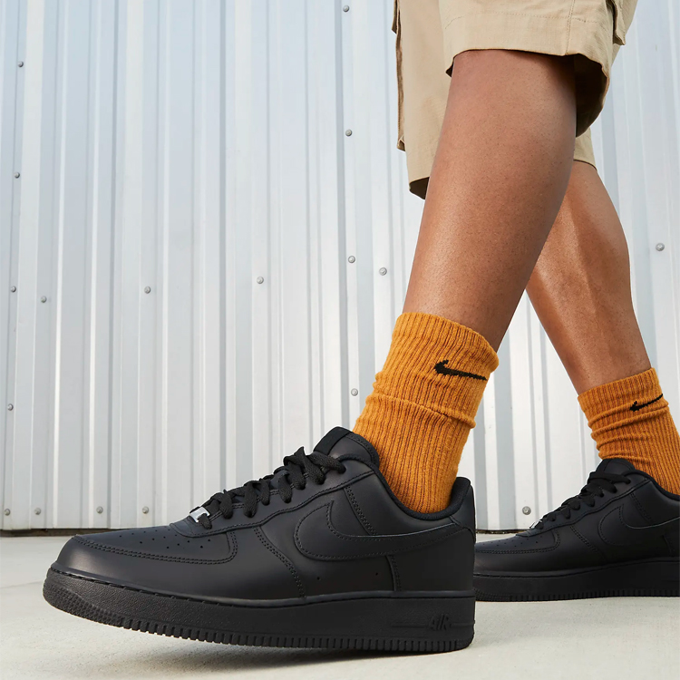 Кроссовки Nike AIR FORCE 1 07 / Мужской / 41 / Черный photo 5