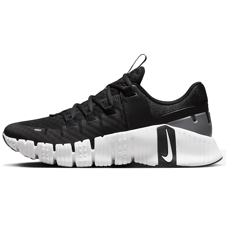 Кроссовки Nike W FREE METCON 5 / Женский / 38.5 / Черный photo 1