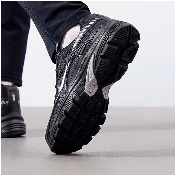 Кроссовки Nike INITIATOR / Мужской / 41 / Черный photo 5