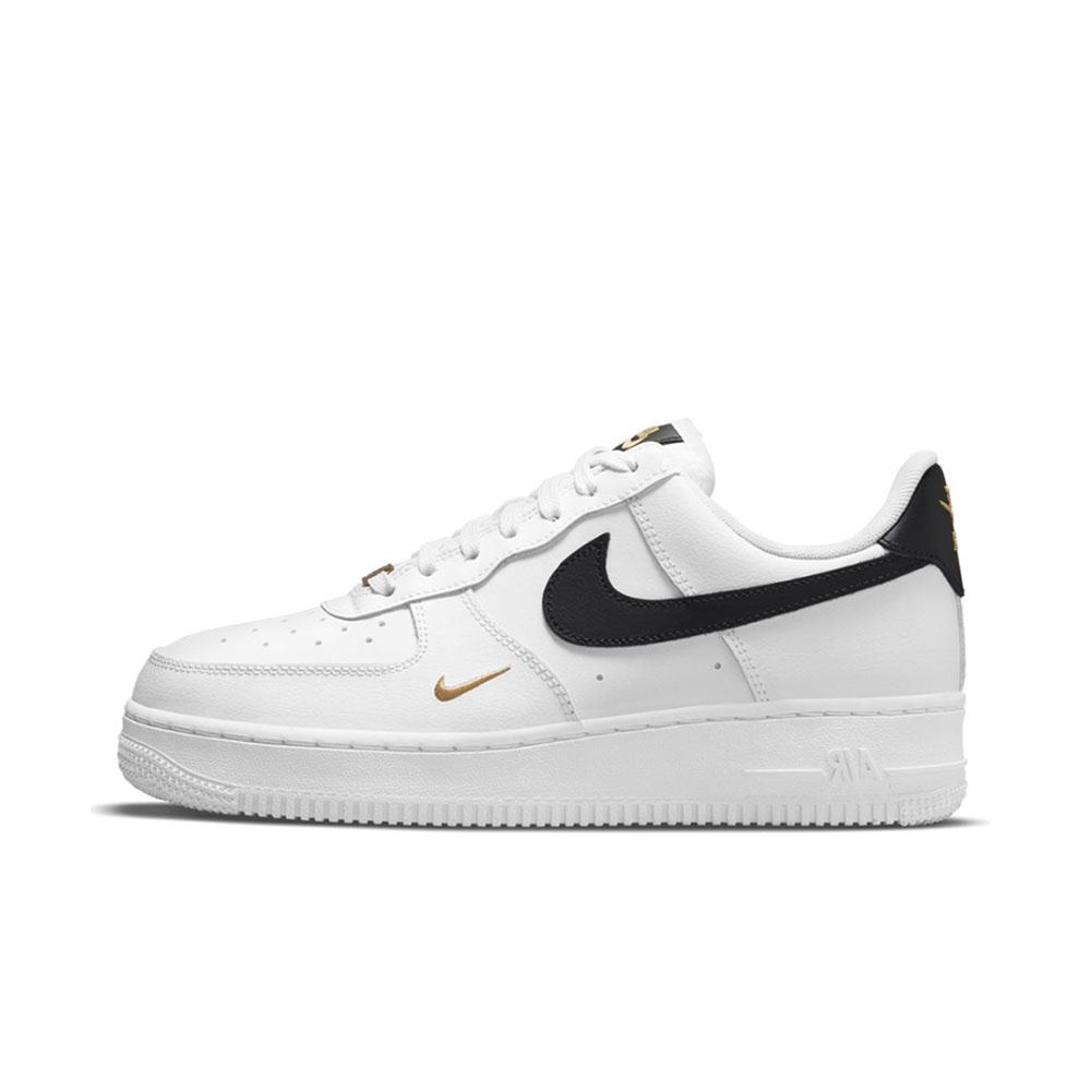 Кроссовки Nike WMNS AIR FORCE 1 07 ESS / Женский / 36.5 / Белый photo 1