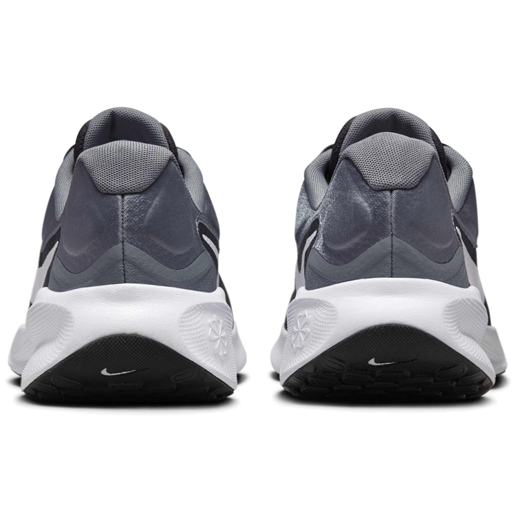 Кроссовки Nike REVOLUTION 7 / Мужской / 42 / Черный/Серый photo 4