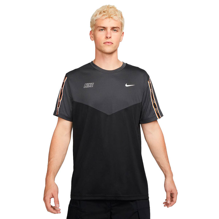 Футболка мужская Nike M NSW REPEAT SW PK TEE S Черный photo 1 Футболка мужская Nike M NSW REPEAT SW PK TEE S Черный photo 1