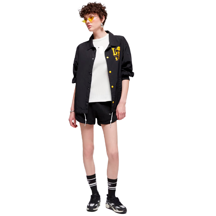 Sorti Nike W NSW NK CHLL WFL MR 3 SHORT XS Negru Femei photo 2