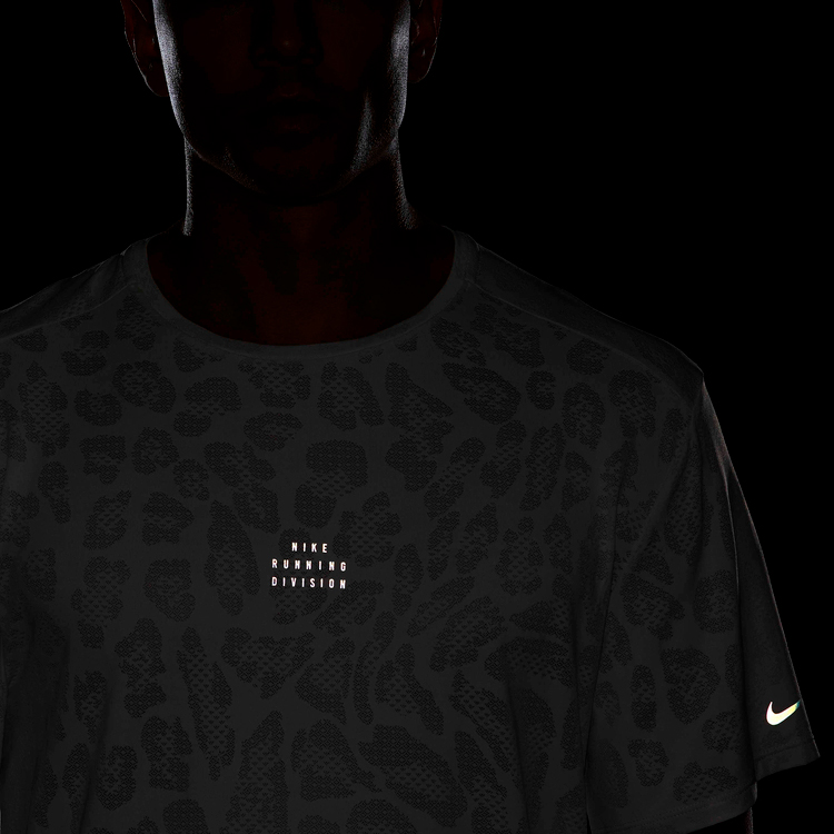 Tricou bărbătesc Nike M NK DF RISE 365 RUN DIV SS L Bej photo 2