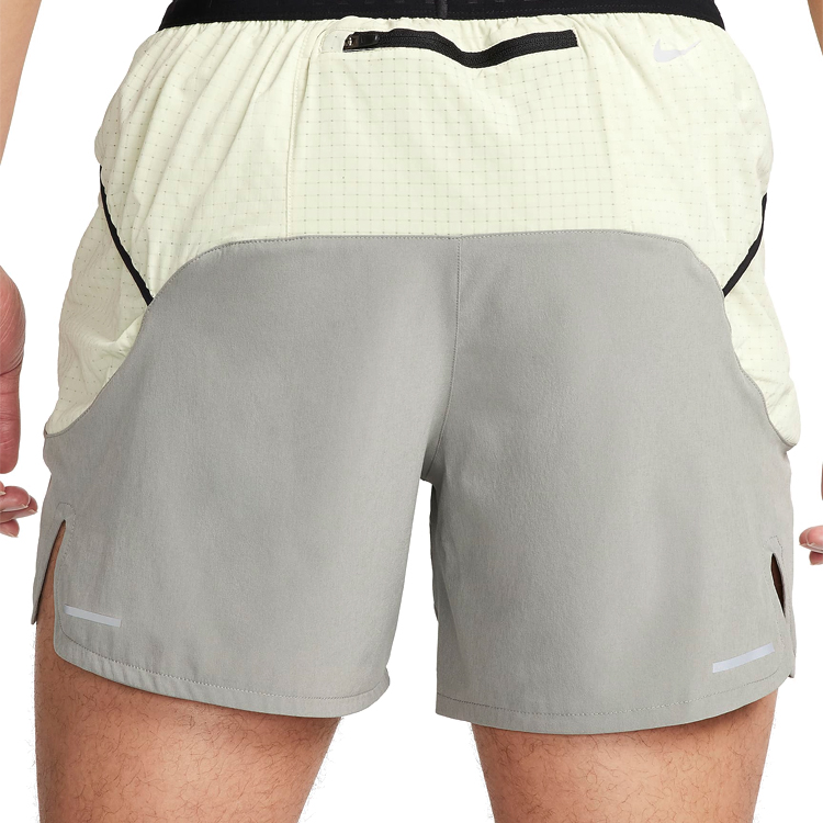 Sorti de bărbați Nike M NK DF SECONDSUNRISE 5BF SHRT S Gri photo 2