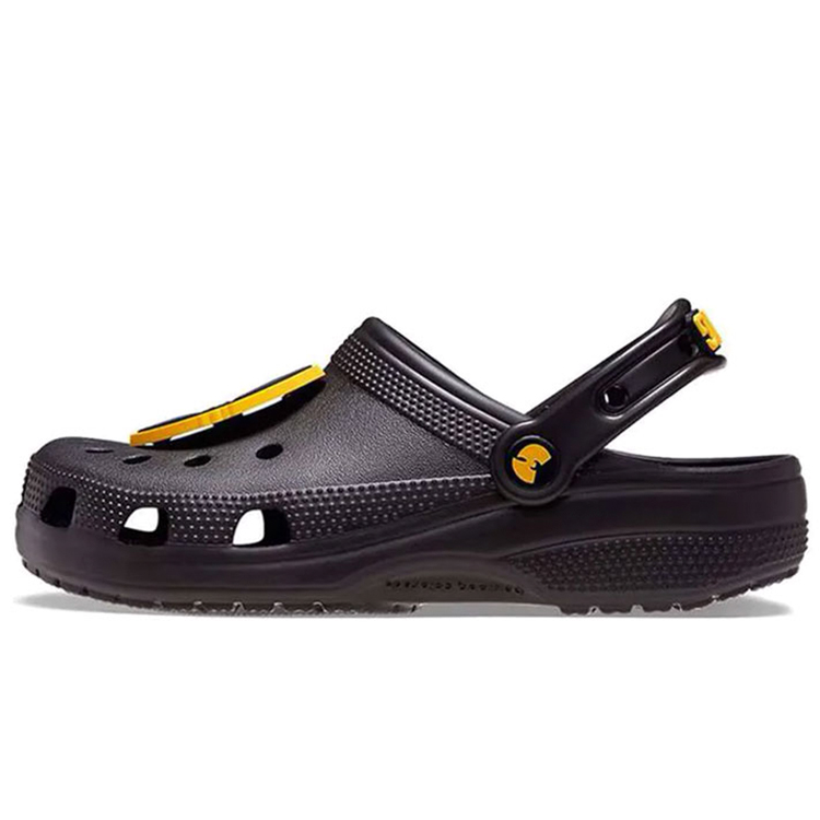 Slapi Crocs Classic Wu-Tang Clan Clog pt Unisex / 36-37 / Negru photo 1 Slapi Crocs Classic Wu-Tang Clan Clog pt Unisex / 36-37 / Negru photo 1