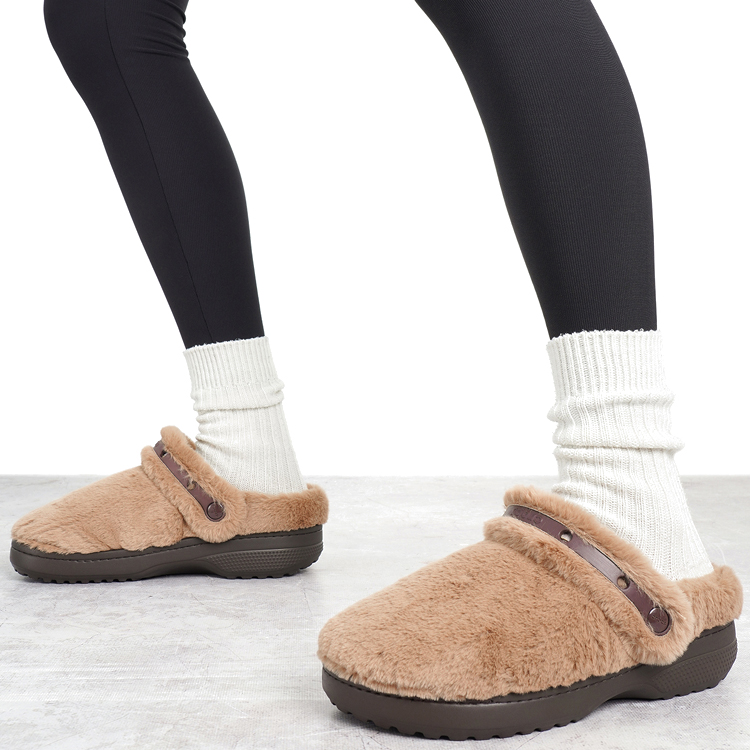 Slapi Crocs Classic Unfurgettable Clog pt Femei / 38-39 / Maro photo 2